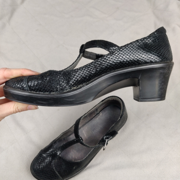 Alegria Coco Black Snake Print T-Strap Comfort Clog Shoes Size 37 (US 7-7.5) - Picture 5 of 8